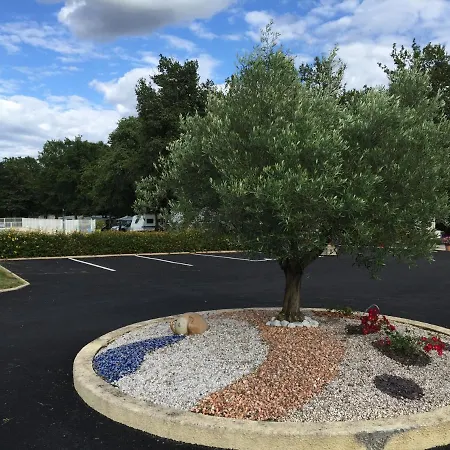 Les Petites Minaudieres