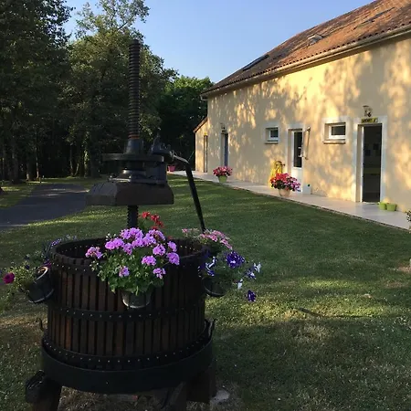 مكان تخييم Les Petites Minaudieres