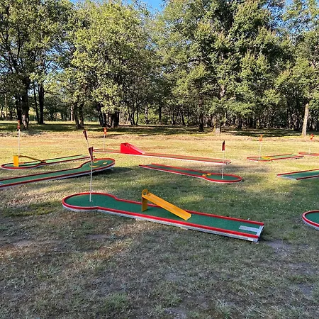 Les Petites Minaudieres Kemping *