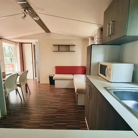 Les Petites Minaudieres Kemping *