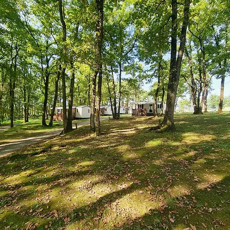 Les Petites Minaudieres