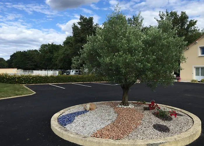 Les Petites Minaudieres