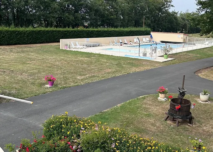 Camping Les Petites Minaudieres Coussay-les-Bois