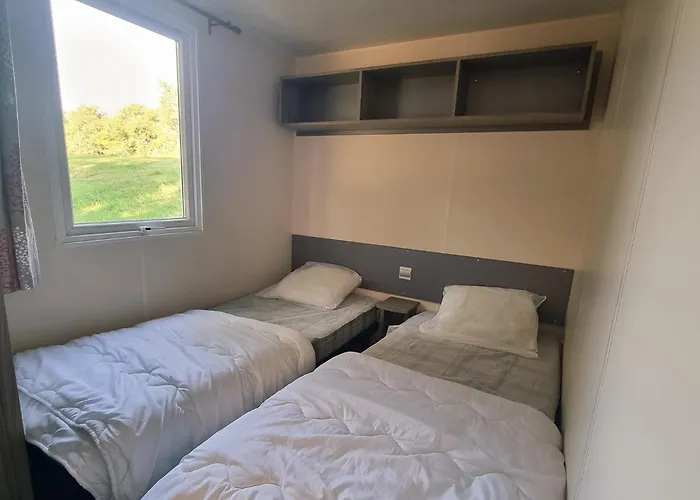 Les Petites Minaudieres