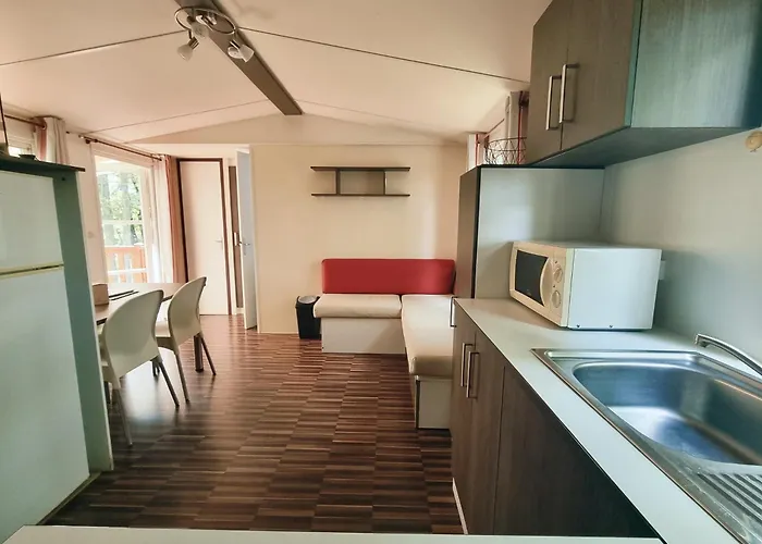 Les Petites Minaudieres Camping *