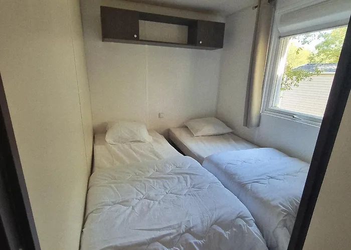 Les Petites Minaudieres *