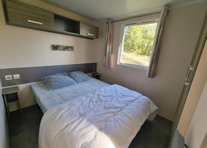 Les Petites Minaudieres Camping *