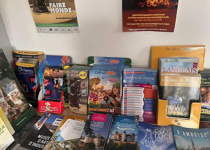 Les Petites Minaudieres Camping *