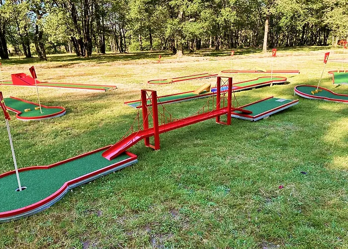 Les Petites Minaudieres Camping Coussay-les-Bois